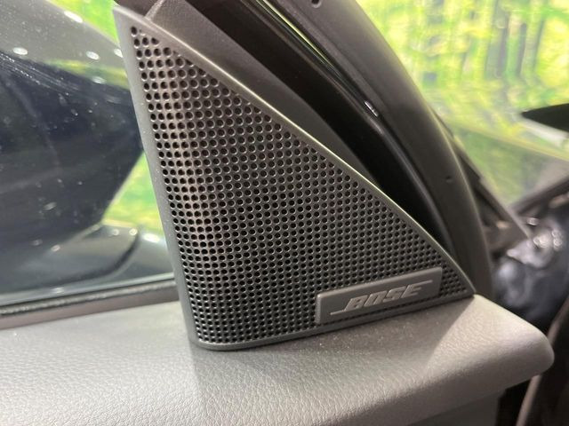 �yBOSE�T�E���h�V�X�e���z�O���[�h��p�̍��i�ʃT�E���h�V�X�e���𓋍ځB��p�̃`���[�j���O���{���ꂽ�召�l�X�ȃX�s�[�J�[����ǎ��ȃT�E���h���t�ł��A�Տꊴ���ӂ�鉹����Ԃ����o���܂��B