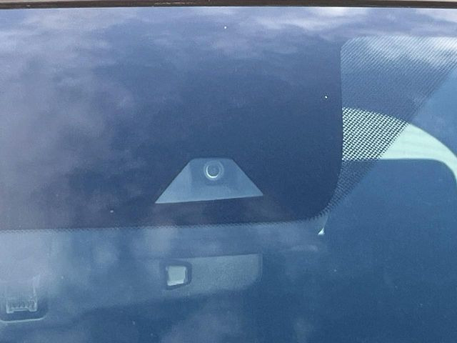 �y�G�}�[�W�F���V�[�u���[�L�z���s���ɑO���̎ԗ�����F�����A�Փ˂������Ȏ��͌x��ƃu���[�L�ŏՓˉ���Ɣ�Q�y�����A�V�X�g�B�����S�Ƀh���C�u�����y���݂��������܂��B