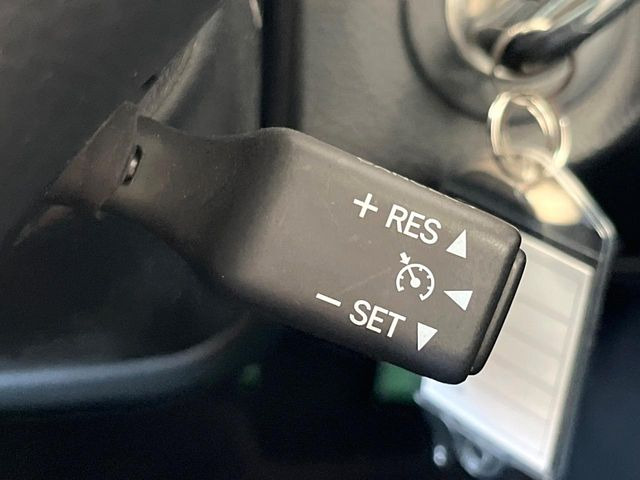 �y�N���[�Y�R���g���[���z�������H�����N���N���s�B�A�N�Z���𗣂��Ă���葬�x�ő��s���ł��A�������^�]���̕��S���y��!�����E�������ȒP�ȃX�C�b�`����Œ����ł��܂��B