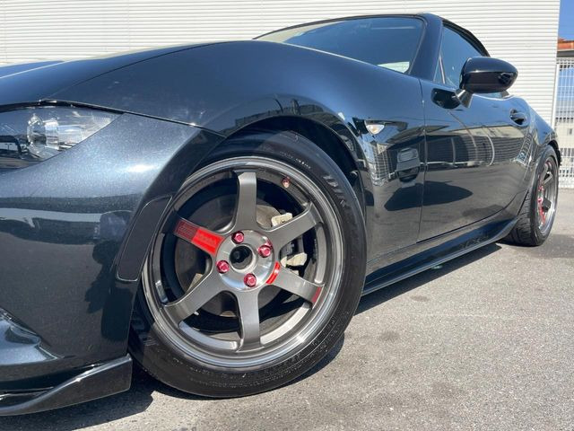 �yRAYS��TE37�z�C�[���z��l�C���[�J�[�̃z�C�[���𑕔���y�ʁE���d�x�̃A���~�z�C�[���́A�n���h�����O�E�����ȂǁA����̎������サ�Ă���܂���