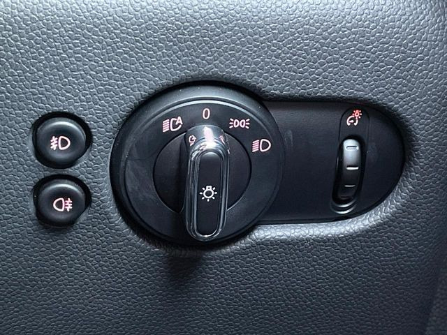 ���I�[�g���C�g:�Â��Ȃ�Ǝ����Ń��C�g���_������֗��ȋ@�\�ł�!