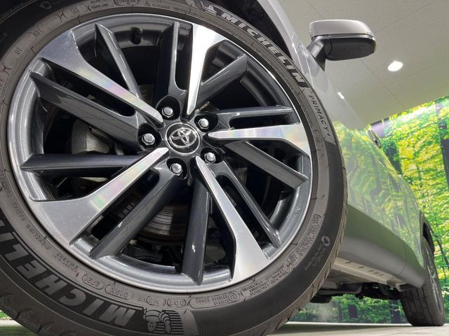 �y����18�C���`�A���~�z�C�[���z�O�ςɃ}�b�`���������A���~�z�C�[���𑕒����Ă���܂��B�e��ЊO�A���~�z�C�[����A�X�^�b�h���X�^�C�����戵�����Ă���܂��B���񂲑��k����������