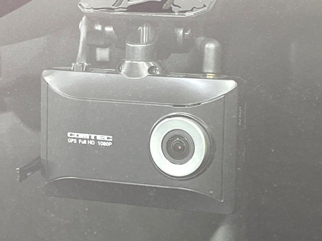 【ドライブレコーダー】ドライブレコーダー装備!走行中はもちろん、あおり運転や事故に遭遇した際、映像で記録し、万一のリスクに備えます。※記録用SDカードはお客様ご自身でご準備いただく必要があります。