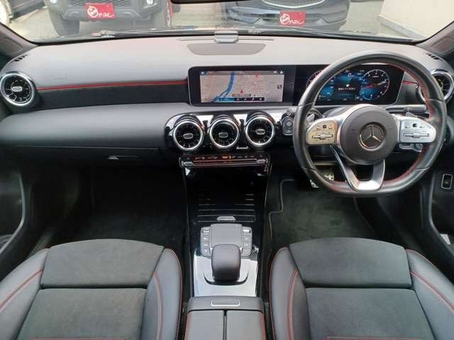 AクラスセダンA250 4マチック AMGライン 4WD