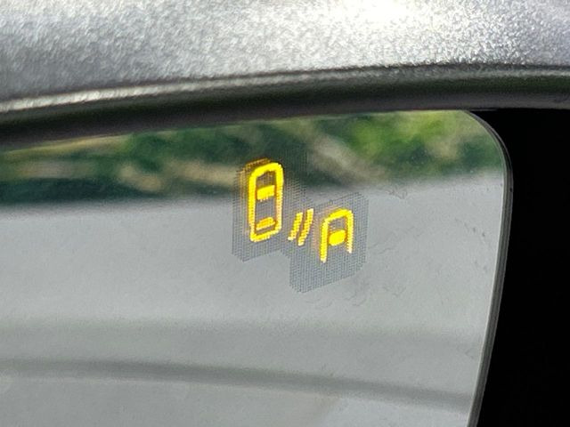 �y�u���C���h�X�|�b�g���j�^�����O�z���s���A�h�A�~���[�̎��p�ɂȂ�₷���ӏ��Ɍ㑱�Ԃ��ڋ߂���ƃT�C�h�~���[�t�߂Ɍx����\���A�h���C�o�[�ɒ��ӊ��N�����Ă���܂��B