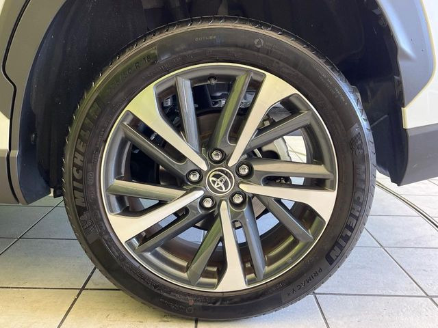 �y����18�C���`�A���~�z�C�[���z�O�ςɃ}�b�`���������A���~�z�C�[���𑕒����Ă���܂��B�e��ЊO�A���~�z�C�[����A�X�^�b�h���X�^�C�����戵�����Ă���܂��B���񂲑��k����������