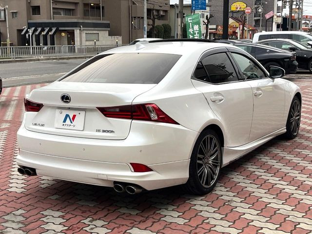 ☆全国のネクステージからお取り寄せが可能※!遠方の店舗に展示してあるクルマが気になる場合も、最寄りの店舗でご覧いただくことが可能です!是非私たちに要望をお聞かせください!※別途費用