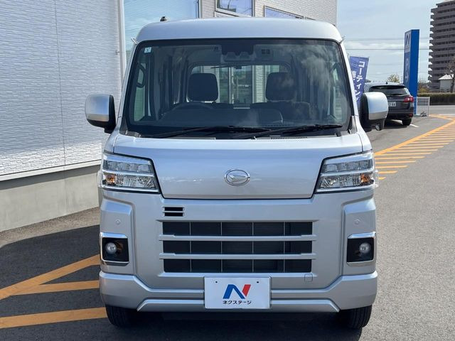 ���Ђł́A�S�ԁw�C�����Ȃ��x�̂��Ԃ̂ݎ�舵���Ă���܂��B��C�o�C���[�ɂ�錵�I�����d����̌�A���Ɍ�̎ԗ��`�F�b�N���s���A�l�N�X�e�[�W���F�肵�����i���Ȓ��ÎԂ����񋟂��Ă���܂��B