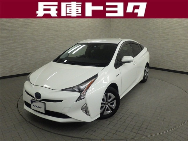 プリウス1.8 A E-Four 4WD