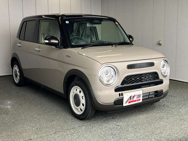 ���ʎԂ́u�T�[�r�X�J�[�G���Y �{�X�v�A�y�����Ԃ́u�T�[�r�X�J�[�G���Y �����X�v���炨�T�������܂��B