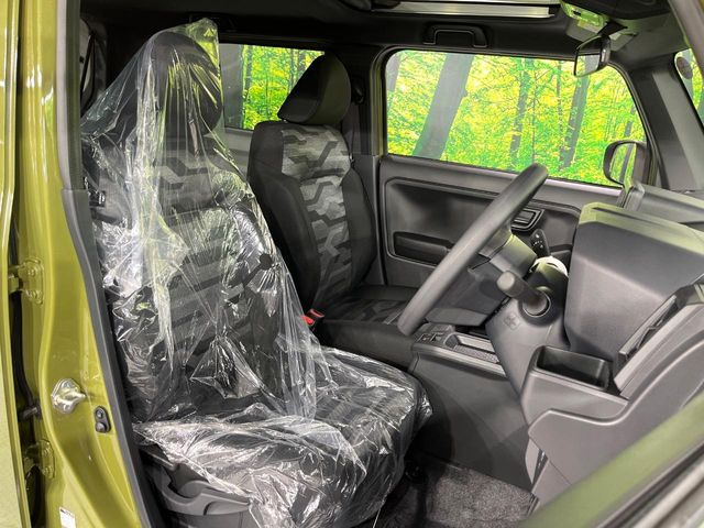 もちろん車内はキレイです♪よりクリーンな状態をキープしたいお客様には『ナノゾーンコート』がおすすめ!新型コロナウイルス対策や、除菌・消臭に効果を発揮し多くの方にご好評いただいております。