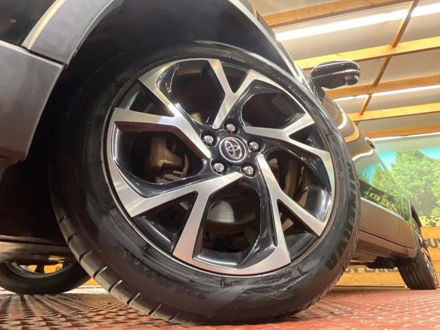 �y����18�C���`�A���~�z�C�[���z�O�ςɃ}�b�`���������A���~�z�C�[���𑕒����Ă���܂��B�e��ЊO�A���~�z�C�[����A�X�^�b�h���X�^�C�����戵�����Ă���܂��B���񂲑��k����������