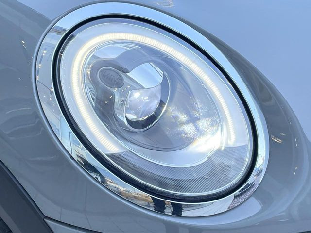 ��LED�w�b�h���C�g:��ԑ��s�����ǍD�Ȏ��E���m�ۂ����S���ĉ^�]�ł��鍂�P�xLED�w�b�h���C�g�𑕔�!�_�����x�������A����d�͂��}�����Ă��܂��B