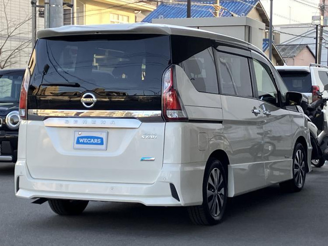 セレナ2.0 ハイウェイスター Vセレクション