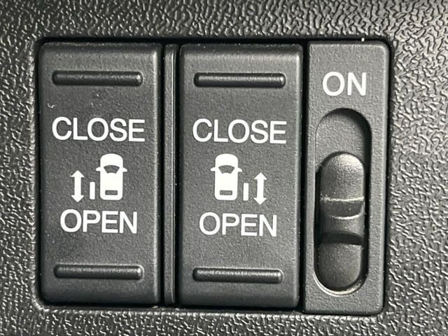 �y�����X���C�h�h�A�z���ԏ�ŗׂ̎ԂƂ̊Ԋu���������ɂ������A�X���C�h�h�A�Ȃ���S!�h�A�I�[�v������������炸�A�J�������L���̂ŏ��~�肪�Ƃ��Ă��ȒP�ł��B�傫�ȉו��̏o���������Ȃ���\��