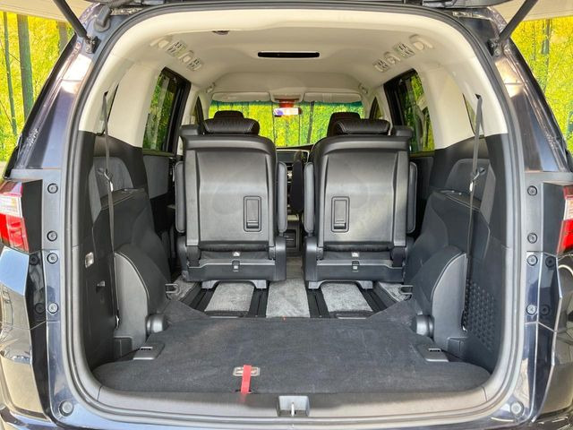 ���i�̂���������ʋ΁A���}���ɏ\���ȉ׎��X�y�[�X���m�ۂ��Ă���܂��B�Z�J���h�V�[�g��|���ƁA�傫�ȉו��̐ύڂ��\�ł���