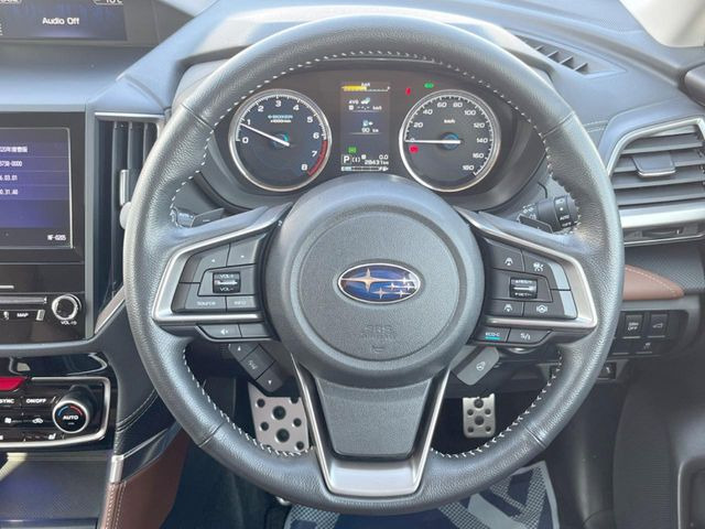 �y�����v�����X�e�A�����O�z�㎿�Ȋv���g�p���邱�ƂŁA��ɂ����������݂ƂĂ��^�]���₷���n���h���ł���