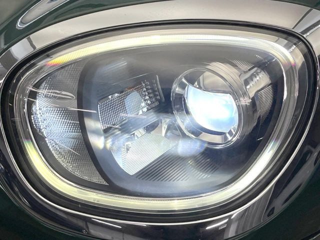 ��LED�w�b�h���C�g:��ԑ��s�����ǍD�Ȏ��E���m�ۂ����S���ĉ^�]�ł��鍂�P�xLED�w�b�h���C�g�𑕔�!�_�����x�������A����d�͂��}�����Ă��܂��B