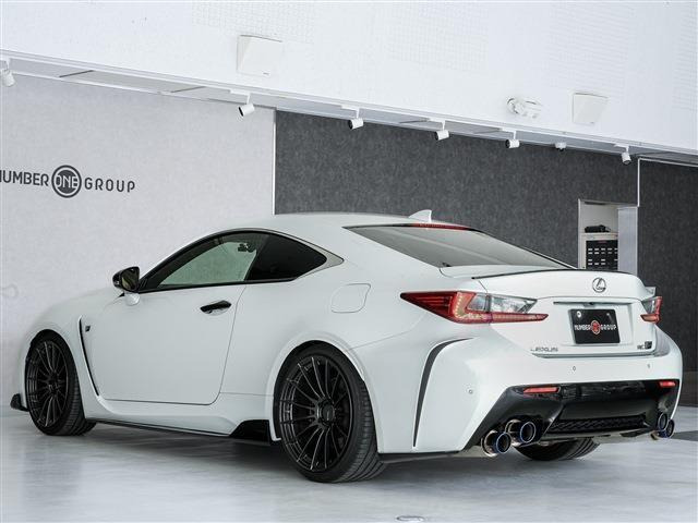 �{�f�B�[�J���[:�z���C�g�m�[���@�K���X�t���[�N