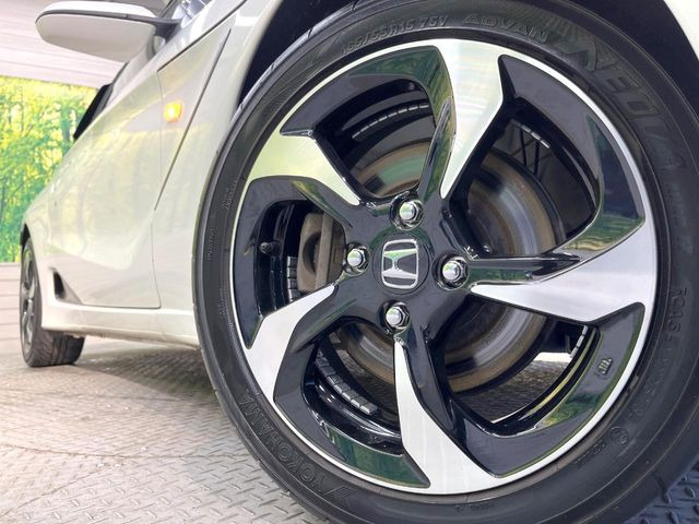 �y����15�C���`�A���~�z�C�[���z�O�ςɃ}�b�`���������A���~�z�C�[���𑕒����Ă���܂��B�e��ЊO�A���~�z�C�[����A�X�^�b�h���X�^�C�����戵�����Ă���܂��B���񂲑��k����������