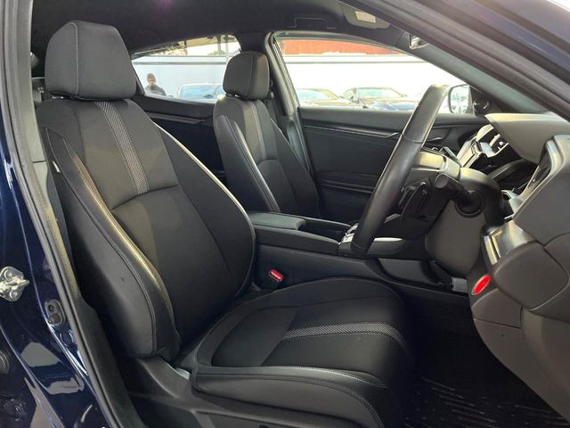 �^�]�Ȃ܂��ɂ͏\���ȃX�y�[�X������A�啿�ȕ��ł��������^�]���Ă�����������ł��B