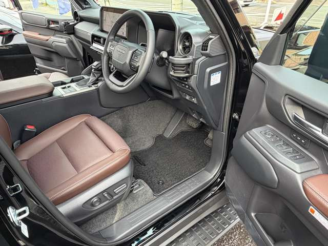 12.3�C���`TFT�J���[���[�^�[+�}���`�C���t�H���[�V�����f�B�X�v���C(���[�^�[�Ɠx�R���g���[���t)