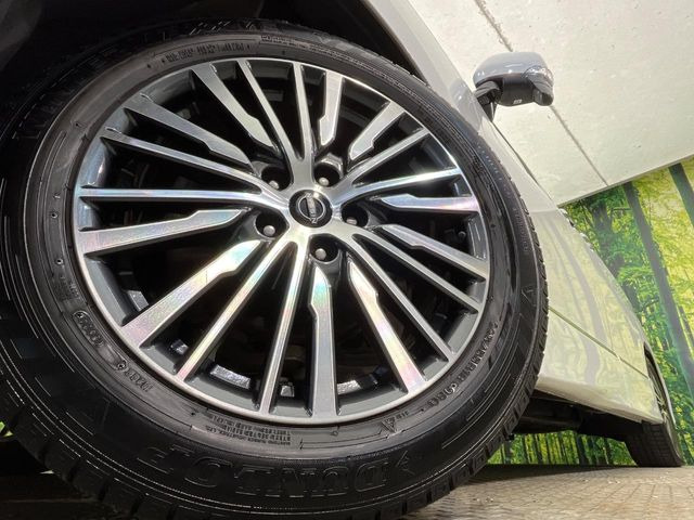 �y����18�C���`�A���~�z�C�[���z�O�ςɃ}�b�`���������A���~�z�C�[���𑕒����Ă���܂��B�e��ЊO�A���~�z�C�[����A�X�^�b�h���X�^�C�����戵�����Ă���܂��B���񂲑��k����������