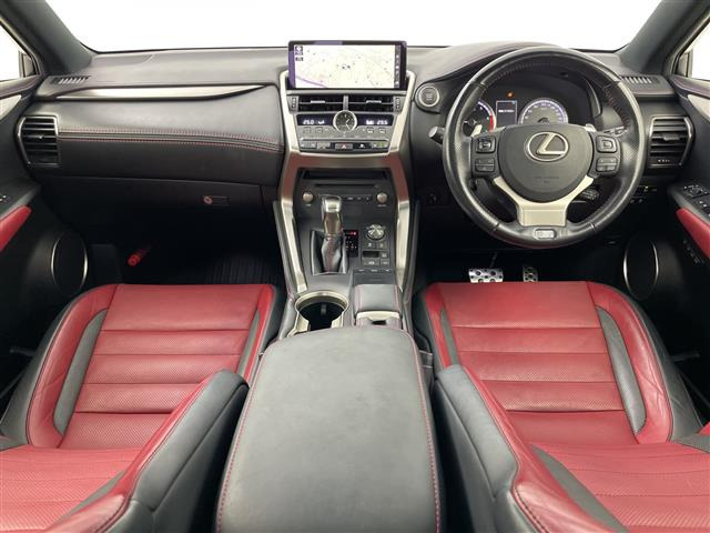 NX300 Fスポーツ 4WD