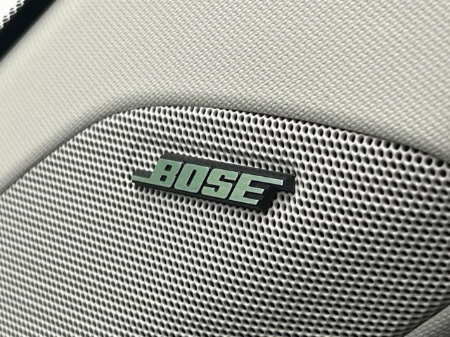 �yBOSE�T�E���h�V�X�e���z���[�J�[�I�v�V�����̍��i�ʃT�E���h�V�X�e���𓋍ځB��p�̃`���[�j���O���{���ꂽ�召�l�X�ȃX�s�[�J�[����ǎ��ȃT�E���h���t�ł��A�Տꊴ���ӂ�鉹����Ԃ����o���܂��B