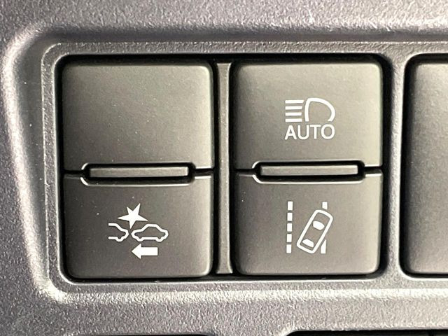 �y�g���^�Z�[�t�e�B�Z���X�z���s���ɑO���̎ԗ�����F�����A�Փ˂������Ȏ��͌x��ƃu���[�L�ŏՓˉ���Ɣ�Q�y�����A�V�X�g�B�����S�Ƀh���C�u�����y���݂��������܂��B