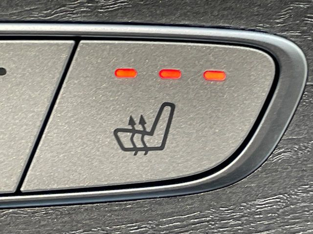 ���S�ȃV�[�g�q�[�^�[:���������ӂ�郌�U�[�V�[�g�ɁA�O�ȁE��ȂɃV�[�g�q�[�^�[�𓋍ڂ��Ă���܂��B