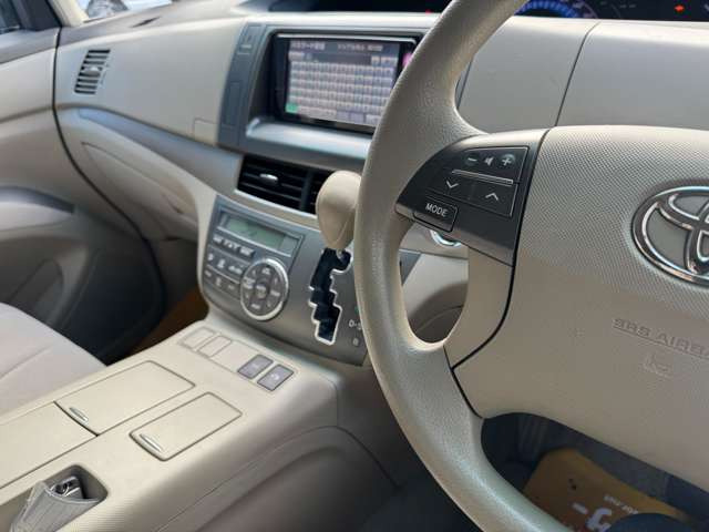 ☆納車までに車両美装など専任スタッフが作業いたします☆ 内装はスチーム洗浄をはじめ、できるだけ気分よくお乗りいただけるよう美装いたします!外装は機械で磨きをかけて、ワックスコーティングをかけています。