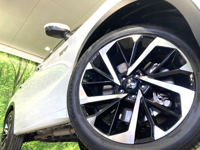 �y����20�C���`�A���~�z�C�[���z�O�ςɃ}�b�`���������A���~�z�C�[���𑕒����Ă���܂��B�e��ЊO�A���~�z�C�[����A�X�^�b�h���X�^�C�����戵�����Ă���܂��B���񂲑��k����������