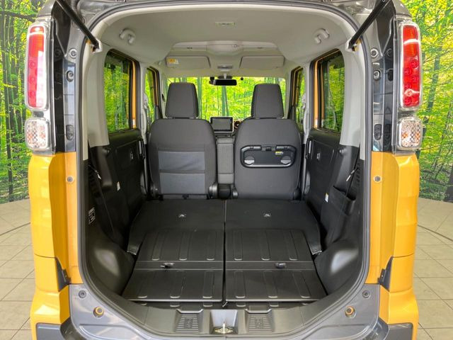 ���i�̂���������ʋ΁A���}���ɏ\���ȉ׎��X�y�[�X���m�ۂ��Ă���܂��B�Z�J���h�V�[�g��|���ƁA�傫�ȉו��̐ύڂ��\�ł���