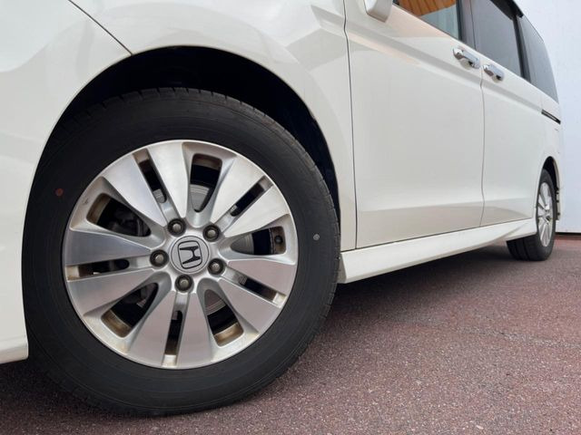 �y����16�C���`�A���~�z�C�[���z�O�ςɃ}�b�`���������A���~�z�C�[���𑕒����Ă���܂��B�e��ЊO�A���~�z�C�[����A�X�^�b�h���X�^�C�����戵�����Ă���܂��B���񂲑��k����������