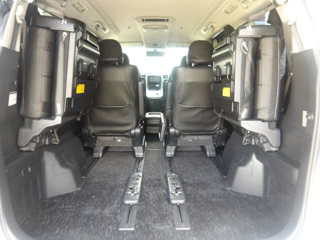 �`�b�v�A�b�v���㕔���Ȃ�|������ɁA���ʂ𒵂ˏグ�邱�ƂŁA�w�̍����ו���ςނ��߂̃X�y�[�X����邱�Ƃ��ł��܂�!�x�[�r�[�J�[��ϗt�A���ȂǁA�����ɍ������K�v�ȉו���ςލۂɔ��ɕ֗��ł�!!