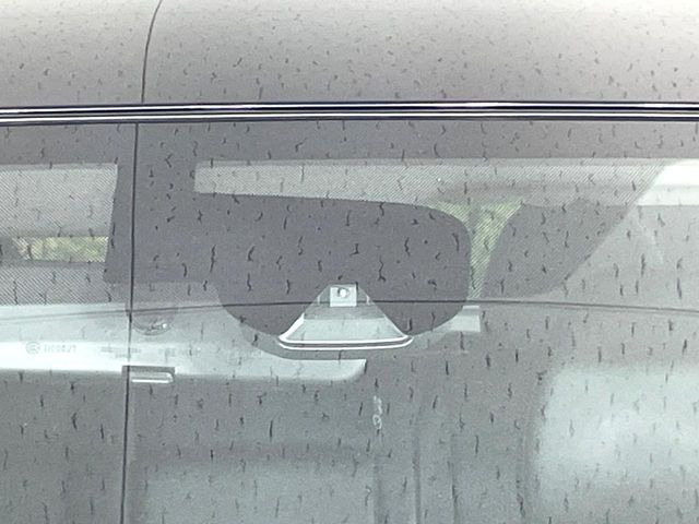 �y�G�}�[�W�F���V�[�u���[�L�z���s���ɑO���̎ԗ�����F�����A�Փ˂������Ȏ��͌x��ƃu���[�L�ŏՓˉ���Ɣ�Q�y�����A�V�X�g�B�����S�Ƀh���C�u�����y���݂��������܂��B