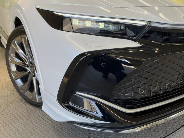 【4眼LEDヘッドライト】スタイリッシュな見た目の4眼LEDヘッドライトを装備♪スタイルだけでなく、夜間の走行も視界良好で安心してお乗りいただけます。