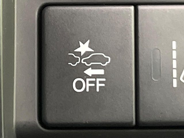 �y�z���_�Z���V���O�z���s���ɑO���̎ԗ�����F�����A�Փ˂������Ȏ��͌x��ƃu���[�L�ŏՓˉ���Ɣ�Q�y�����A�V�X�g�B�����S�Ƀh���C�u�����y���݂��������܂��B