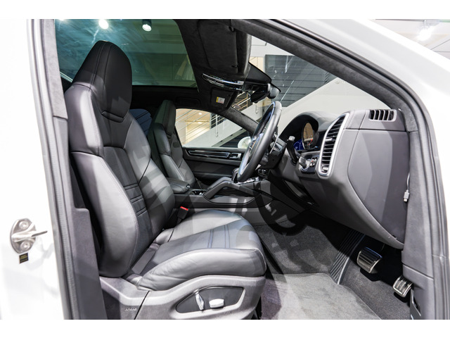 カイエンクーペGTS ティプトロニックS リアセンターシート 4WD