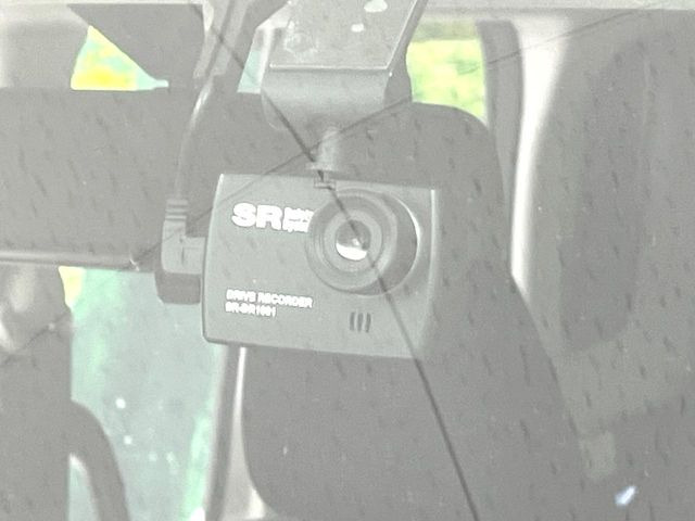 【ドライブレコーダー】ドライブレコーダー装備!走行中はもちろん、あおり運転や事故に遭遇した際、映像で記録し、万一のリスクに備えます。※記録用SDカードはお客様ご自身でご準備いただく必要があります。