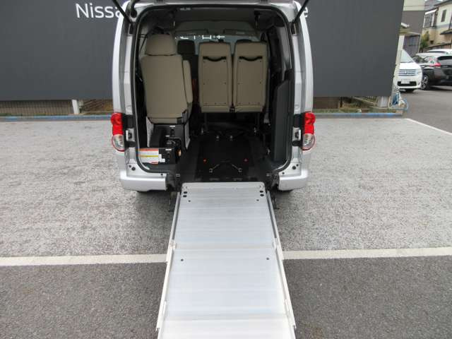 NV200バネットバン1.6 チェアキャブ 車いす2名仕様