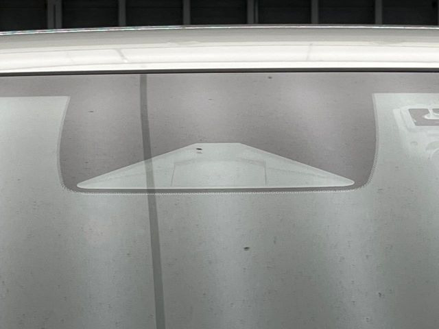 �y�z���_�Z���V���O�z���s���ɑO���̎ԗ�����F�����A�Փ˂������Ȏ��͌x��ƃu���[�L�ŏՓˉ���Ɣ�Q�y�����A�V�X�g�B�����S�Ƀh���C�u�����y���݂��������܂��B