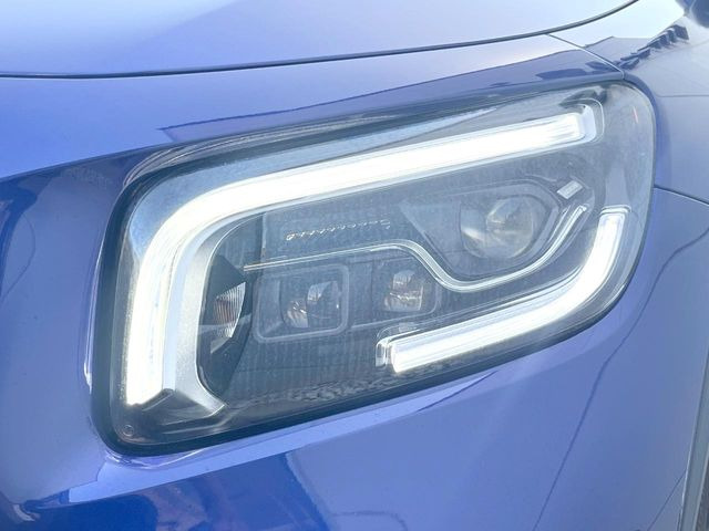 ��LED�w�b�h���C�g:��ԑ��s�����ǍD�Ȏ��E���m�ۂ����S���ĉ^�]�ł��鍂�P�xLED�w�b�h���C�g�𑕔�!�_�����x�������A����d�͂��}�����Ă��܂��B