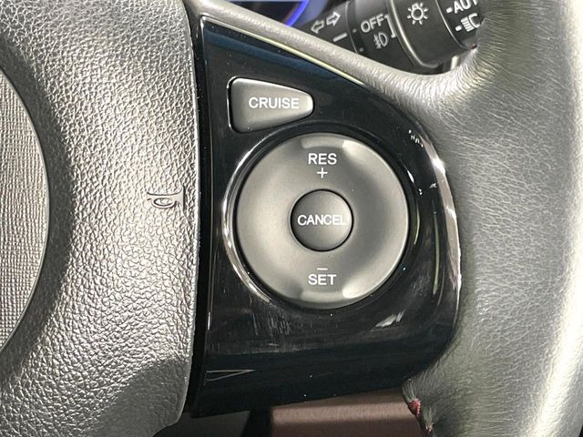 �y�N���[�Y�R���g���[���z�������H�����N���N���s�B�A�N�Z���𗣂��Ă���葬�x�ő��s���ł��A�������^�]���̕��S���y��!�����E�������ȒP�ȃX�C�b�`����Œ����ł��܂��B