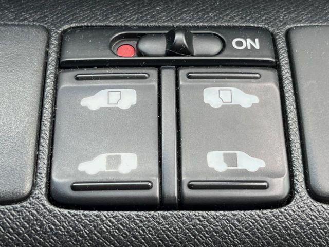 �y�����p���[�X���C�h�h�A�z�X�}�[�g�L�[��^�]�Ȃ̃X�C�b�`�Ō�ȗ����X���C�h�h�A�̊J���\���d��������͂����ăh�A���J����K�v�������A�����Ȃ��q�l�ł��ȒP�ɊJ���߂ł����K�ł���