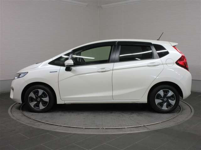 フィット1.5 ハイブリッド Fパッケージ