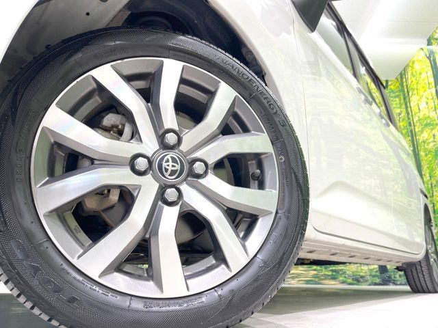 【純正15インチアルミホイール】外観にマッチした純正アルミホイールを装着しております。各種社外アルミホイールや、スタッドレスタイヤも取扱いしております。是非ご相談ください♪