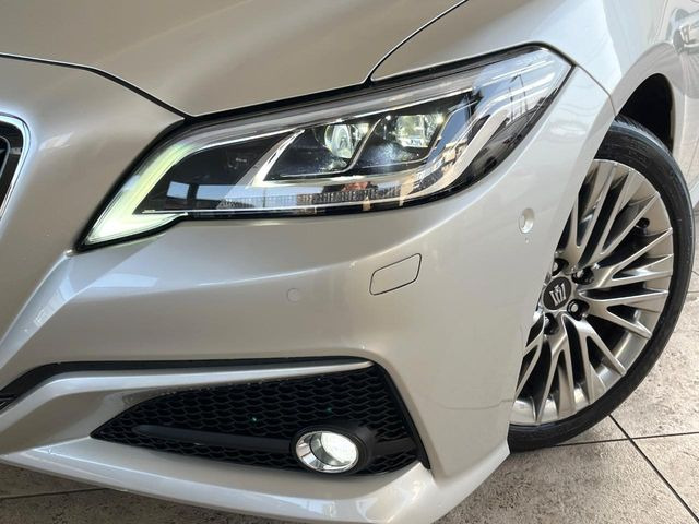 �yLED�w�b�h���C�g�z���V����ԑ��s�����ǍD�Ȏ��E���m�ۂ����S���ĉ^�]�ł��鍂�P�xLED�w�b�h���C�g�𑕔�!�_�����x�������A����d�͂��}�����Ă��܂��B