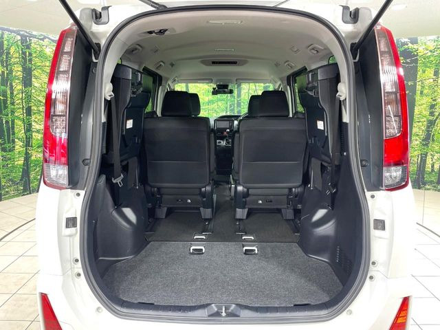 ���i�̂���������ʋ΁A���}���ɏ\���ȉ׎��X�y�[�X���m�ۂ��Ă���܂��B�Z�J���h�V�[�g��|���ƁA�傫�ȉו��̐ύڂ��\�ł���